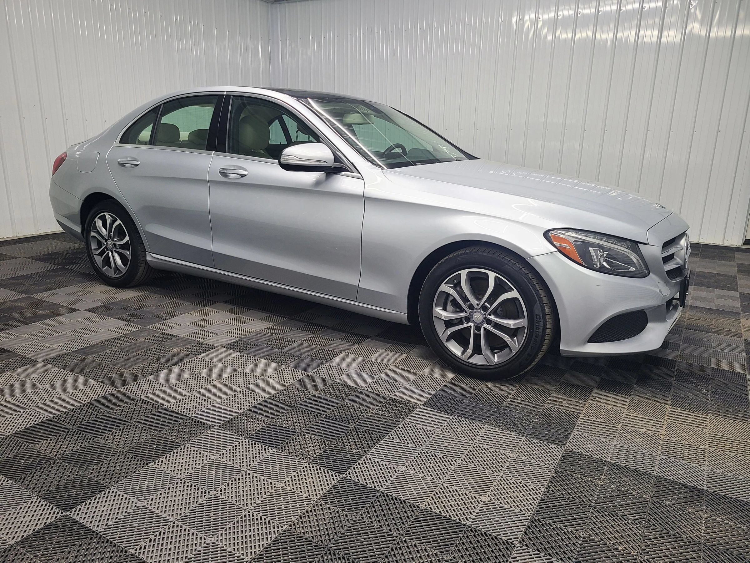 Used 2016 Mercedes-Benz C 300 4MATIC Sedan image 1