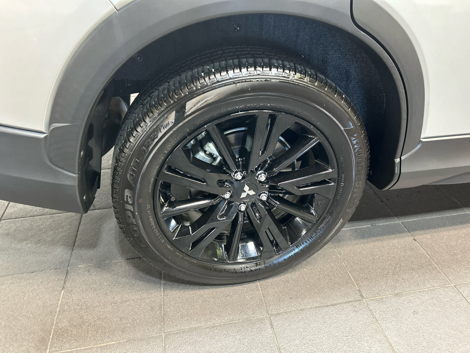 Used 2025 Mitsubishi Eclipse Cross LE AWD/4WD image 9