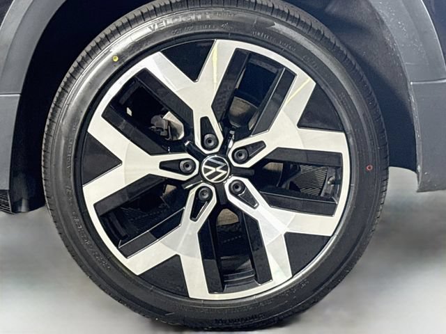 Certified 2023 Volkswagen Taos SEL AWD/4WD image 35