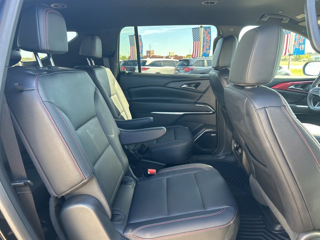 Used 2025 Chevrolet Traverse Z71 w/ Enhanced Driving Package image 23