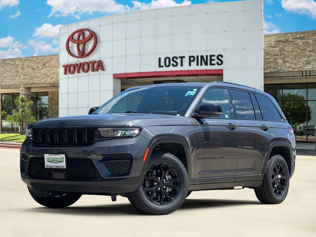 Used 2024 Jeep Grand Cherokee Altitude AWD/4WD image 1