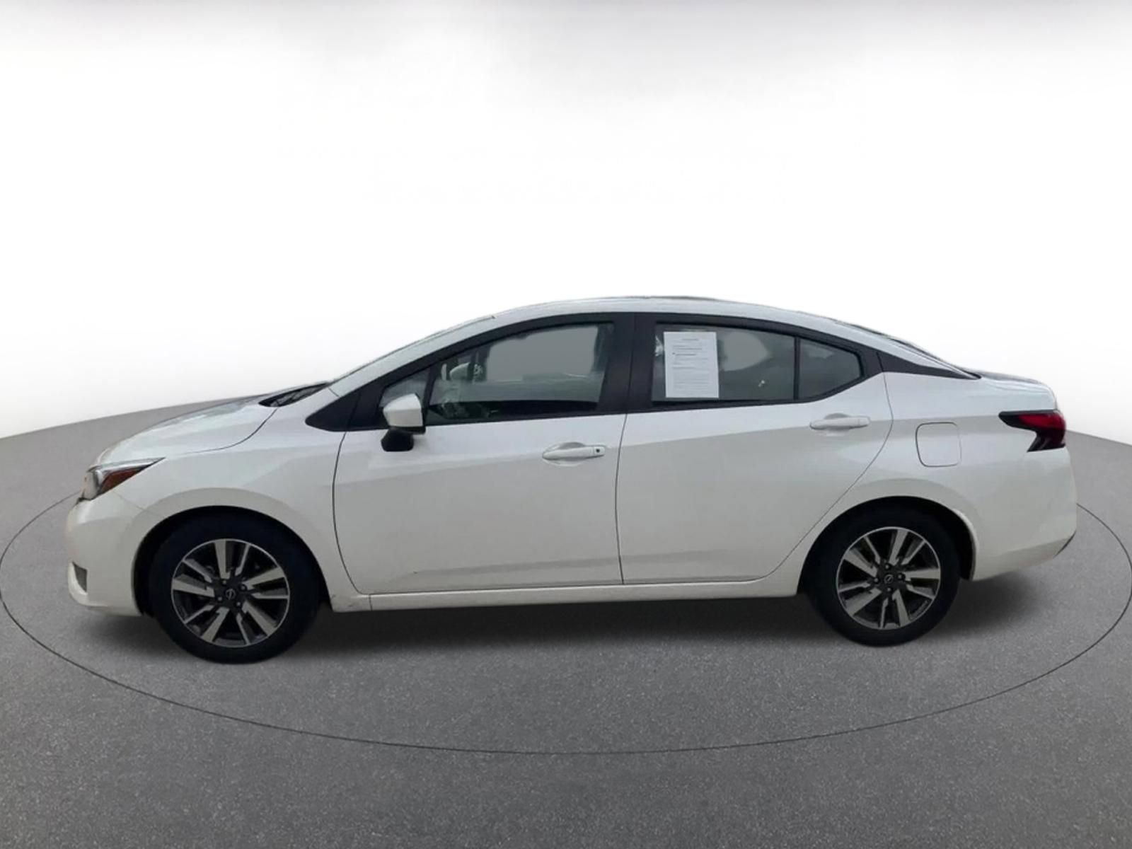 Used 2025 Nissan Versa SV FWD image 9