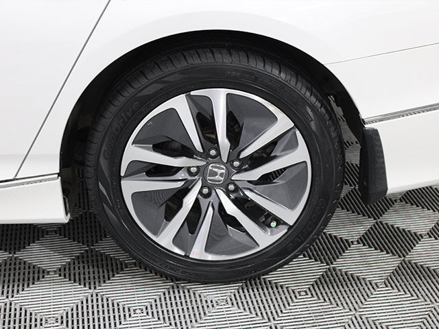 Used 2020 Honda Accord Touring image 19