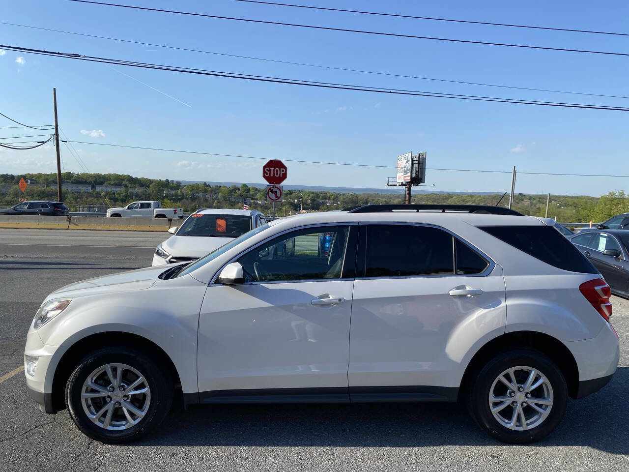 Used 2017 Chevrolet Equinox LT w/ Convenience Package AWD/4WD image 8