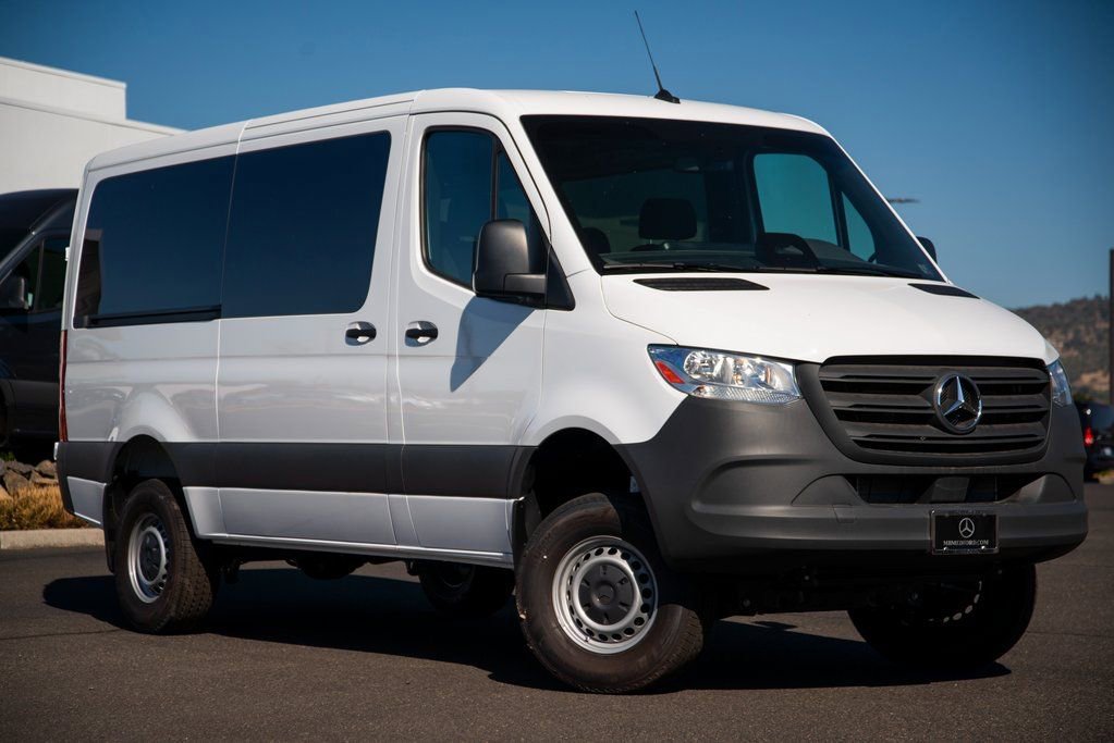 New 2025 Mercedes-Benz Sprinter 144 Cargo image 3