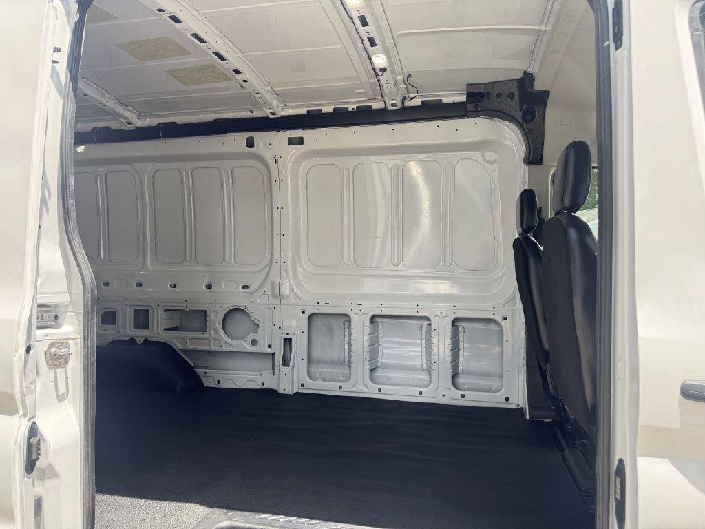 Used 2025 Ford Transit 250 148 Medium Roof RWD image 15