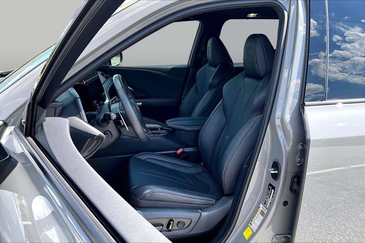 Used 2024 Lexus TX 500h AWD w/ Technology Package image 8