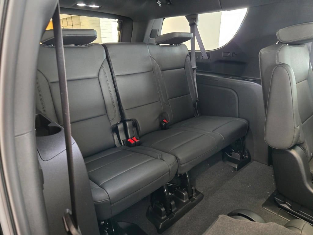 New 2026 Chevrolet Suburban LT w/ Comfort Package AWD/4WD image 11
