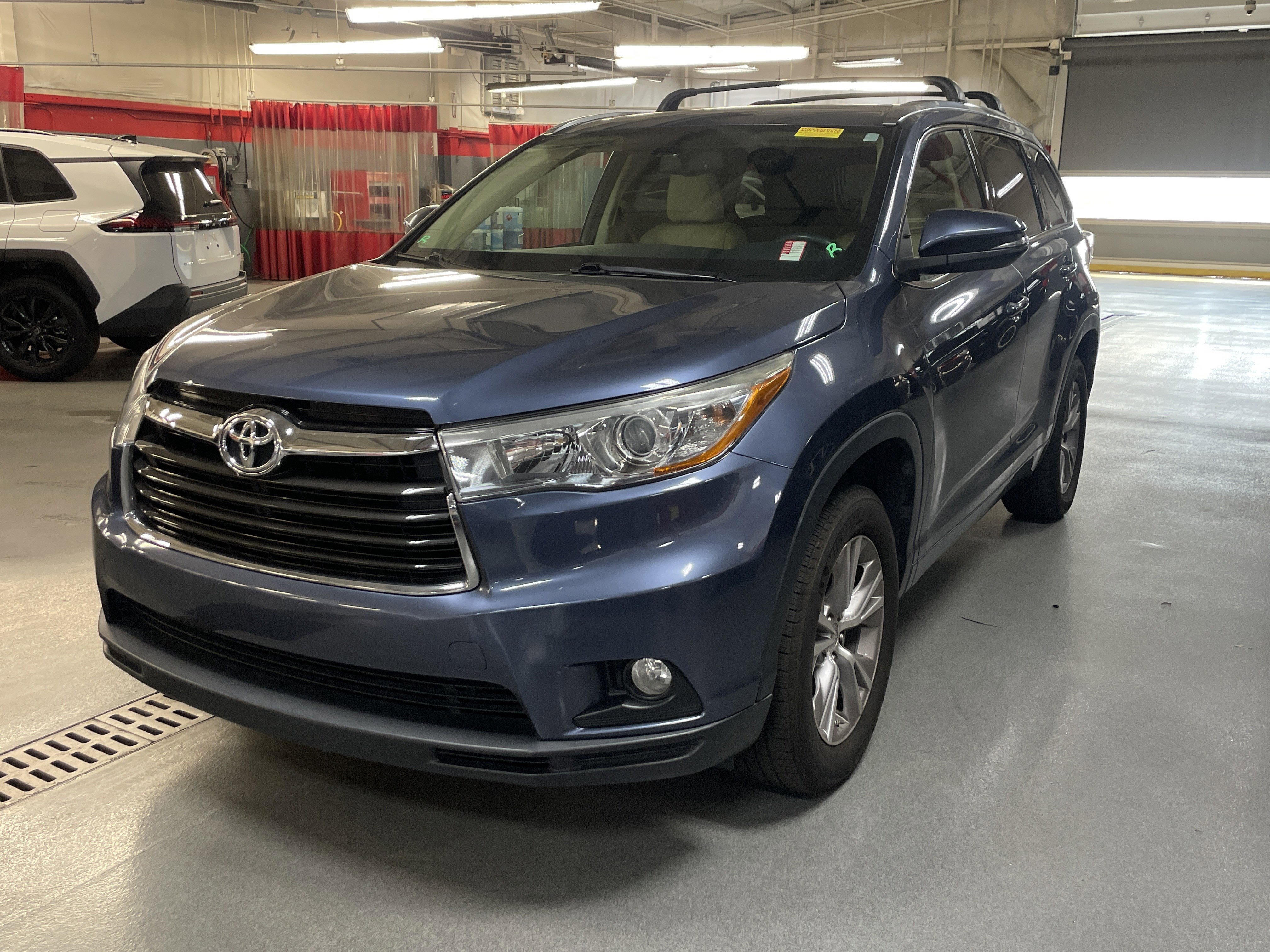 Used 2015 Toyota Highlander XLE FWD image 5
