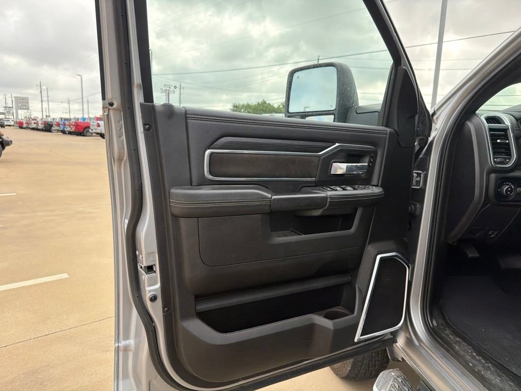 Used 2024 RAM 3500 Laramie w/ Sport Appearance Package AWD/4WD image 16