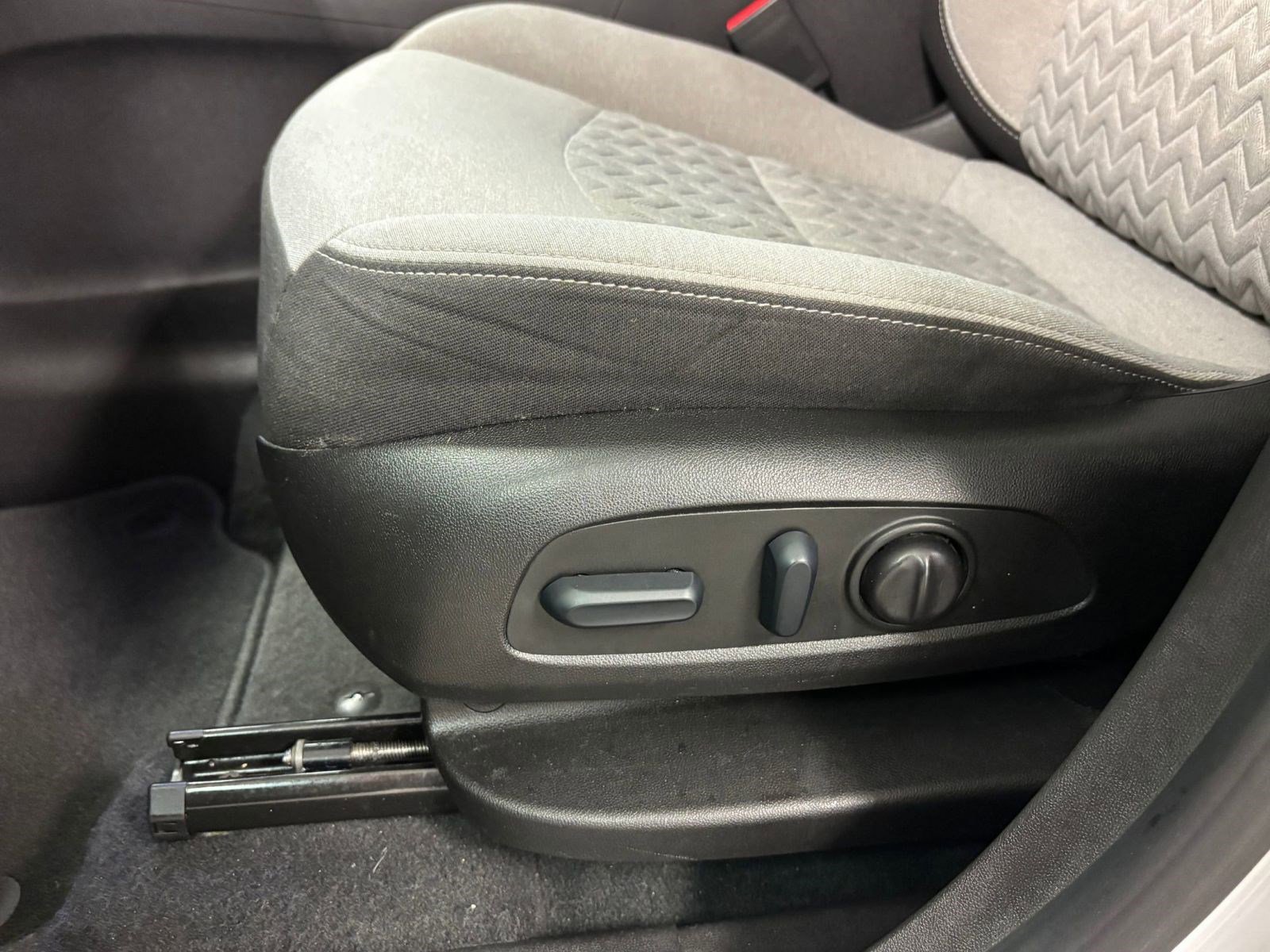 Used 2022 Chevrolet Equinox LS w/ LS Convenience Package FWD image 13