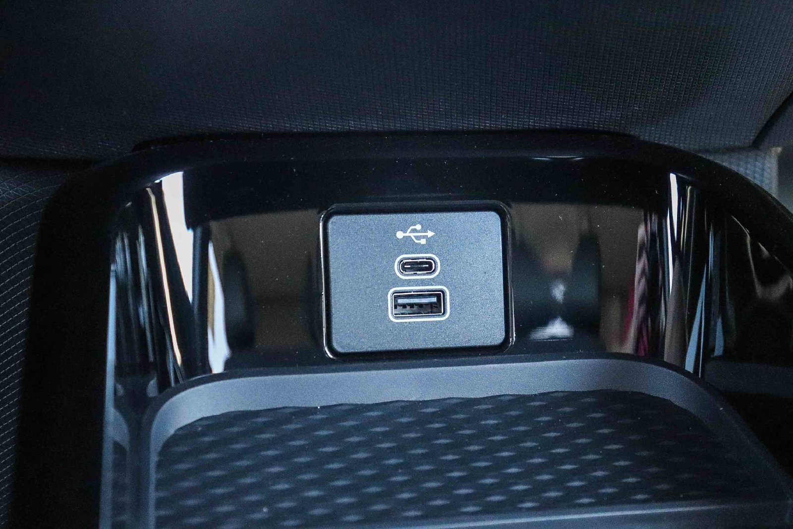 New 2026 Ford Mustang Mach-E Select w/ Comfort Package Lite RWD image 26
