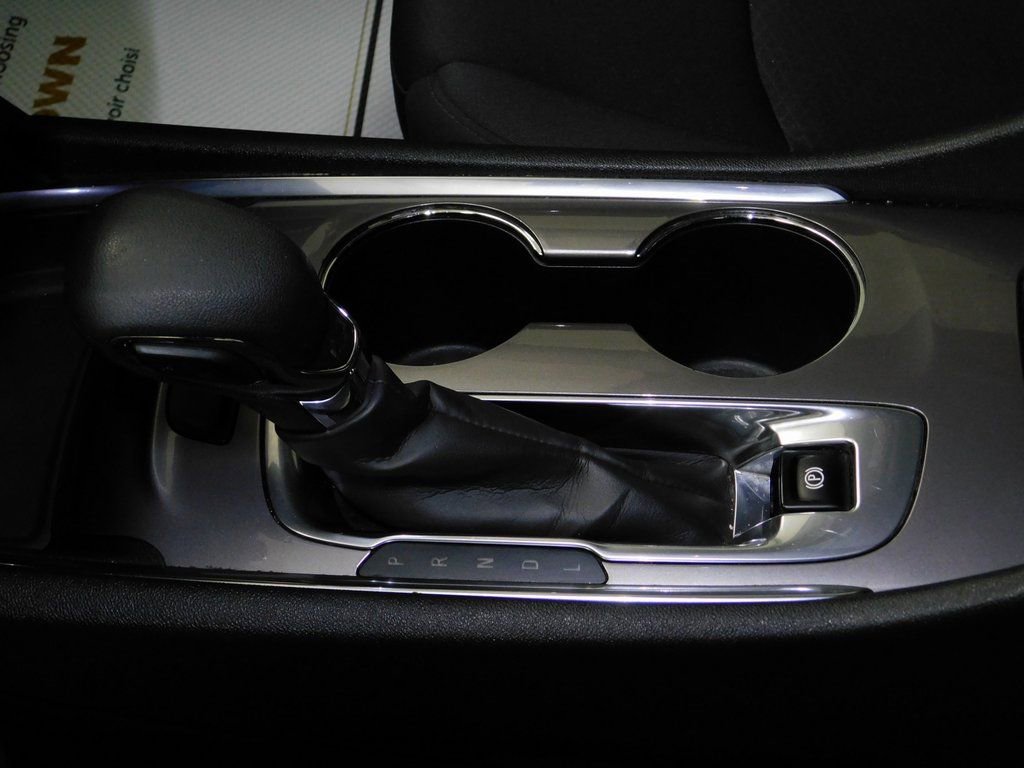 Used 2022 Chevrolet Malibu LT image 36