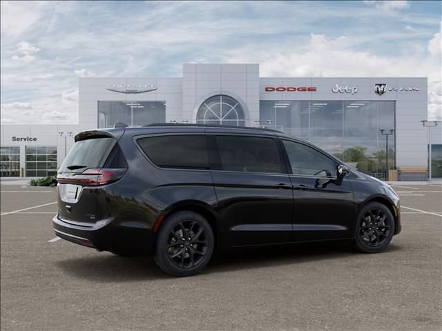 New 2027 Chrysler Pacifica Limited AWD/4WD image 4
