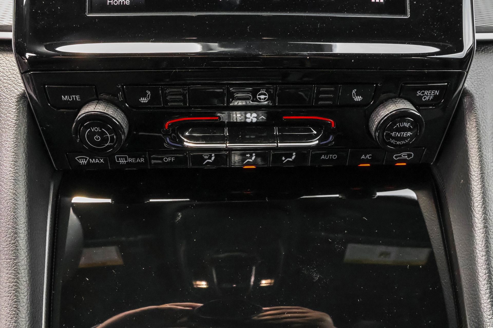 New 2025 Jeep Grand Cherokee Altitude image 20