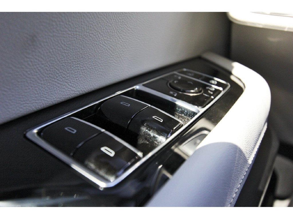 New 2027 Cadillac Vistiq Luxury AWD/4WD image 16