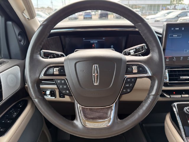 Certified 2024 Lincoln Navigator Reserve AWD/4WD image 17