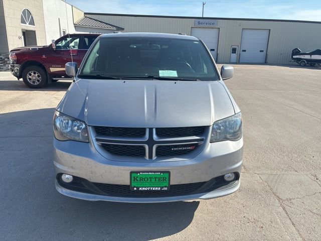 Used 2017 Dodge Grand Caravan GT FWD image 3