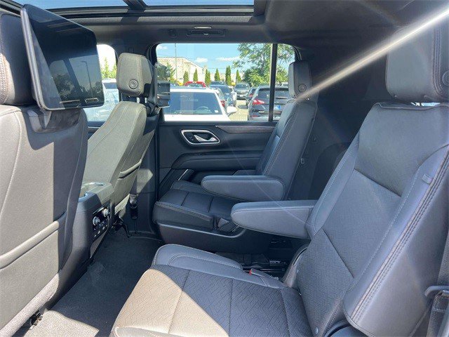 Certified 2024 Chevrolet Suburban High Country w/ Advanced Technology Package image 11
