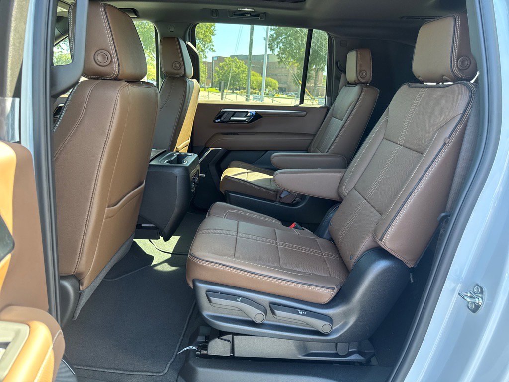 New 2026 Chevrolet Suburban High Country image 10