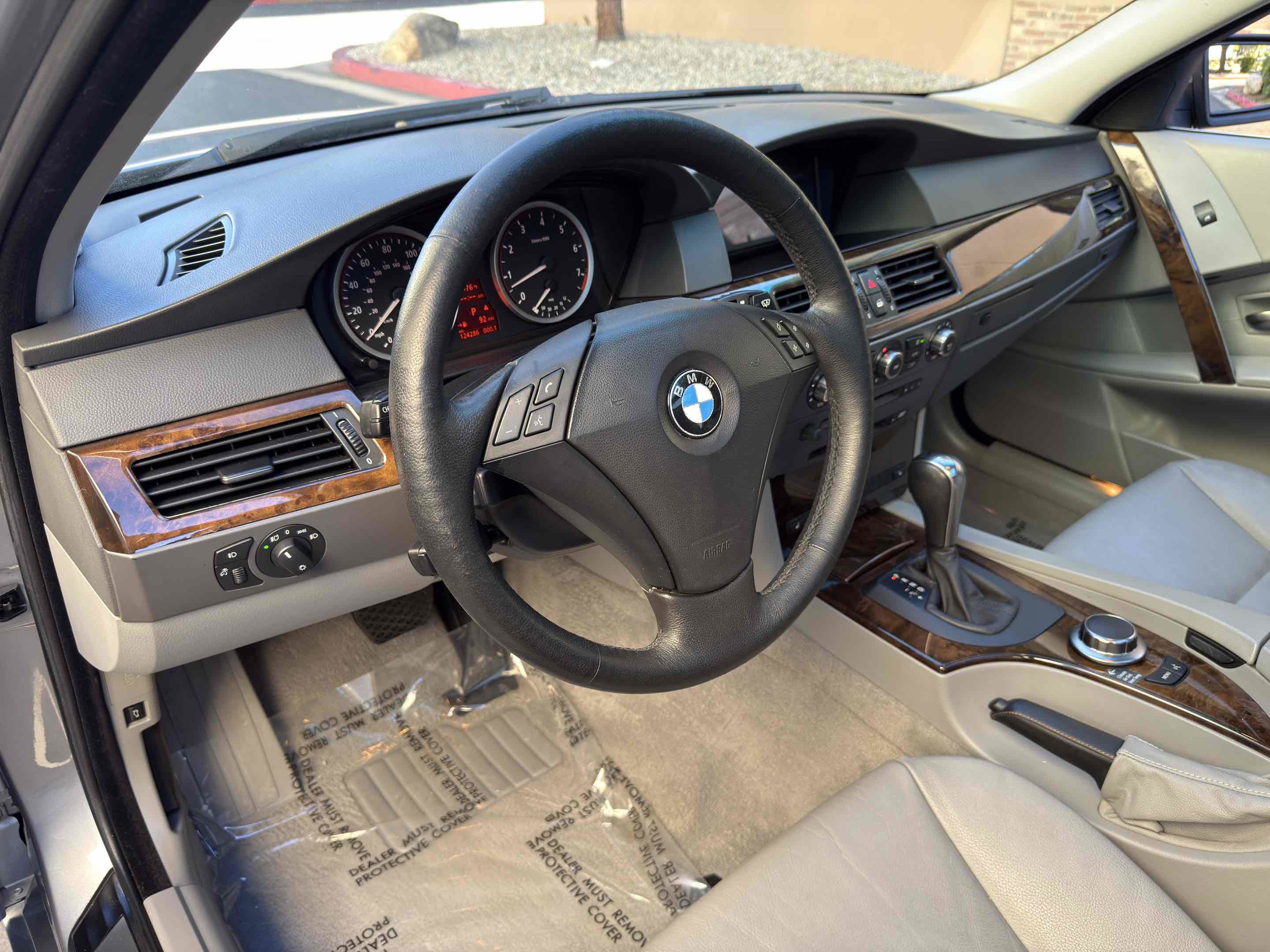 Used 2006 BMW 530xi Wagon image 42