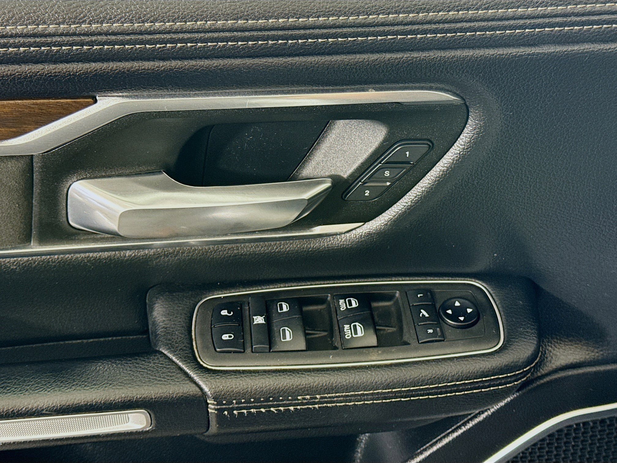 Used 2021 RAM 1500 Laramie RWD image 24