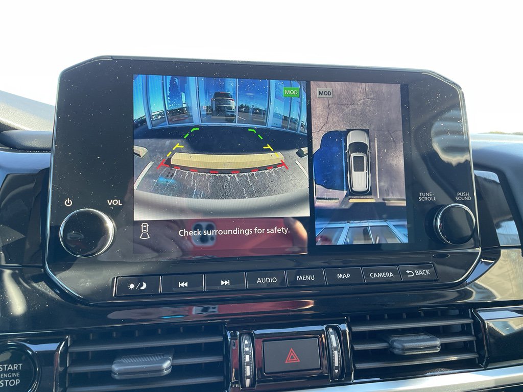 New 2025 Nissan Pathfinder SL image 16