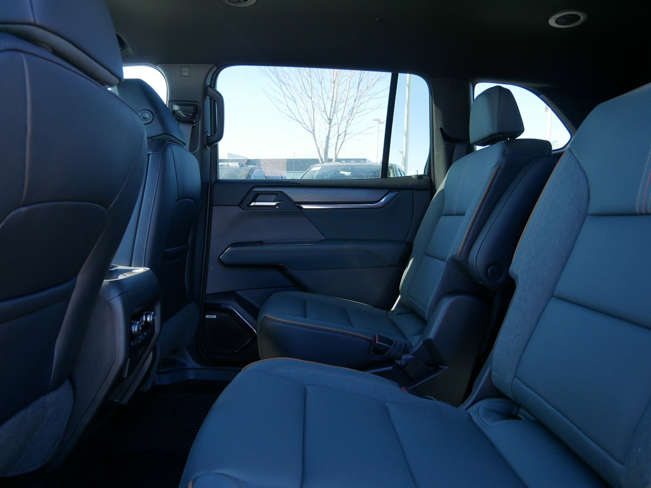 New 2026 GMC Acadia AT4 w/ Luxury Package AWD/4WD image 5