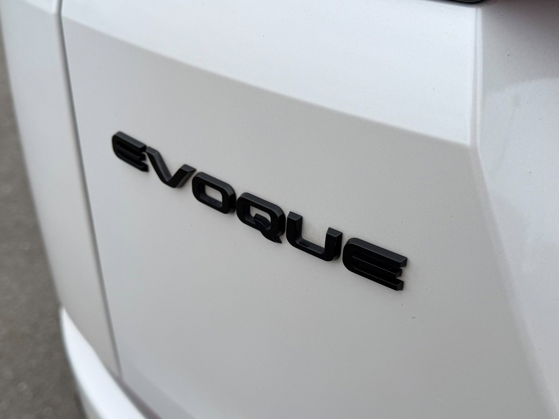 Used 2024 Land Rover Range Rover Evoque Dynamic SE image 15