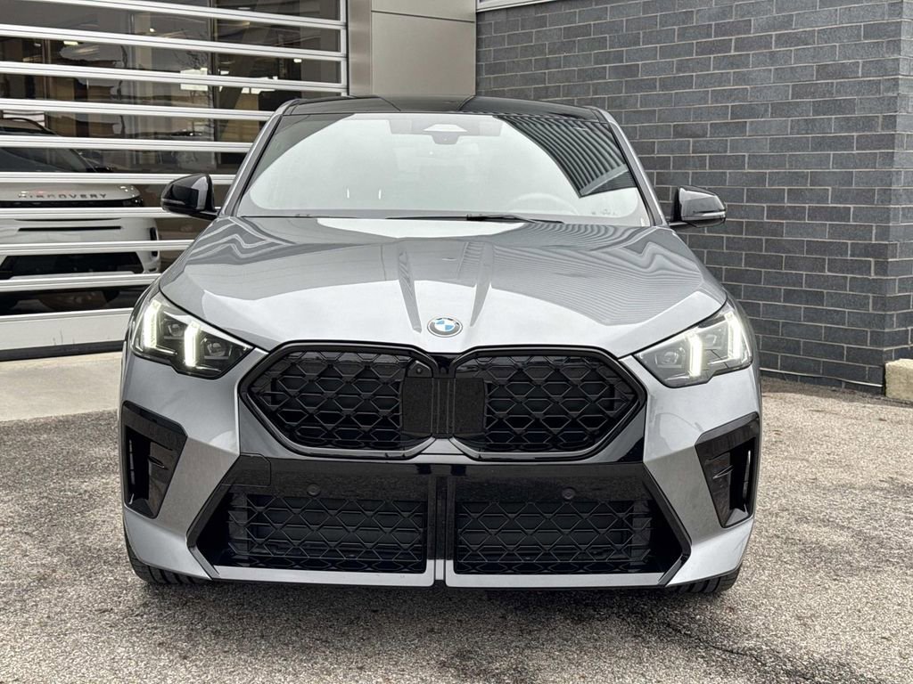 Used 2025 BMW X2 xDrive28i w/ Premium Package AWD/4WD image 2