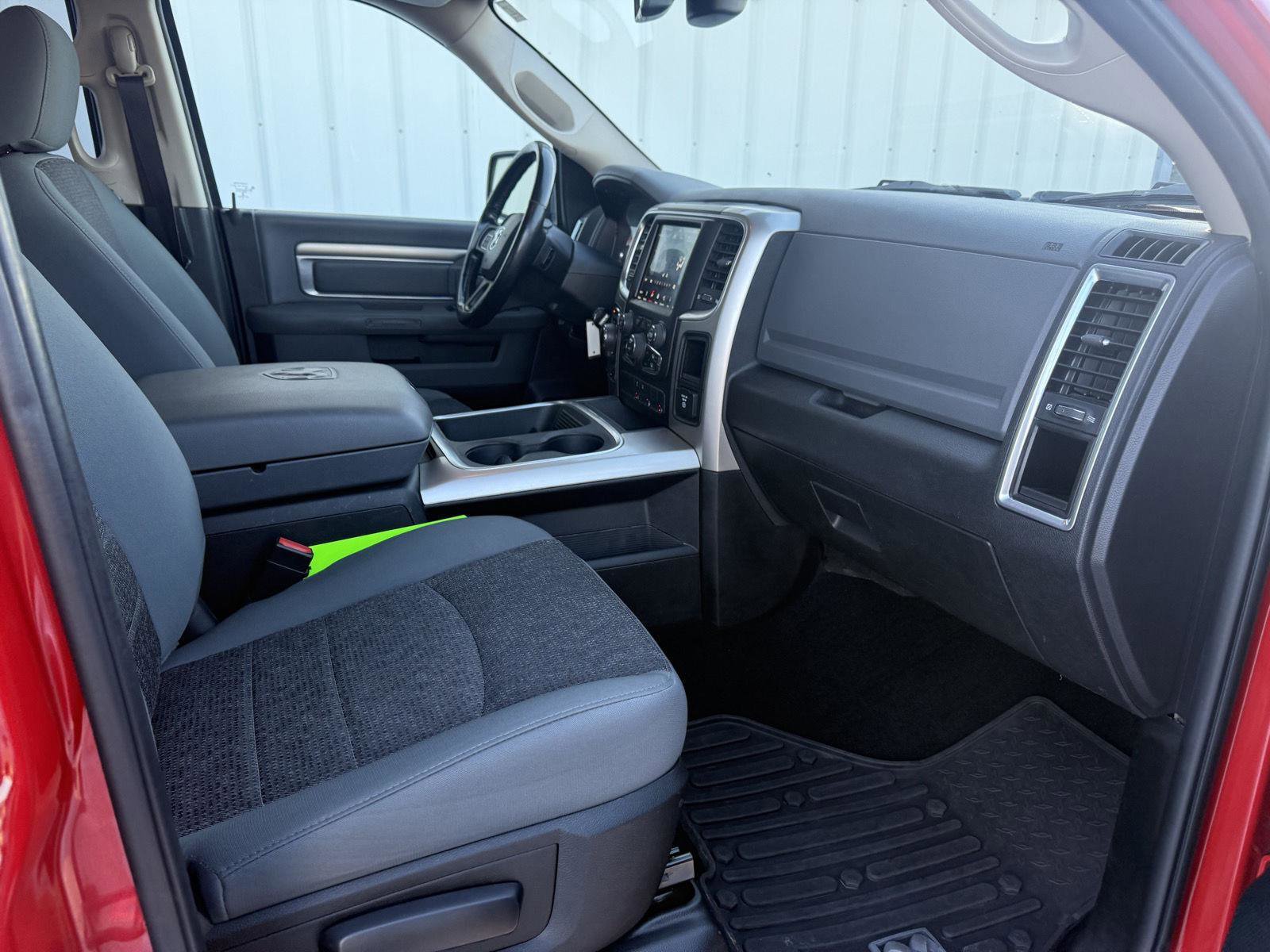 Used 2018 RAM 1500 SLT image 21
