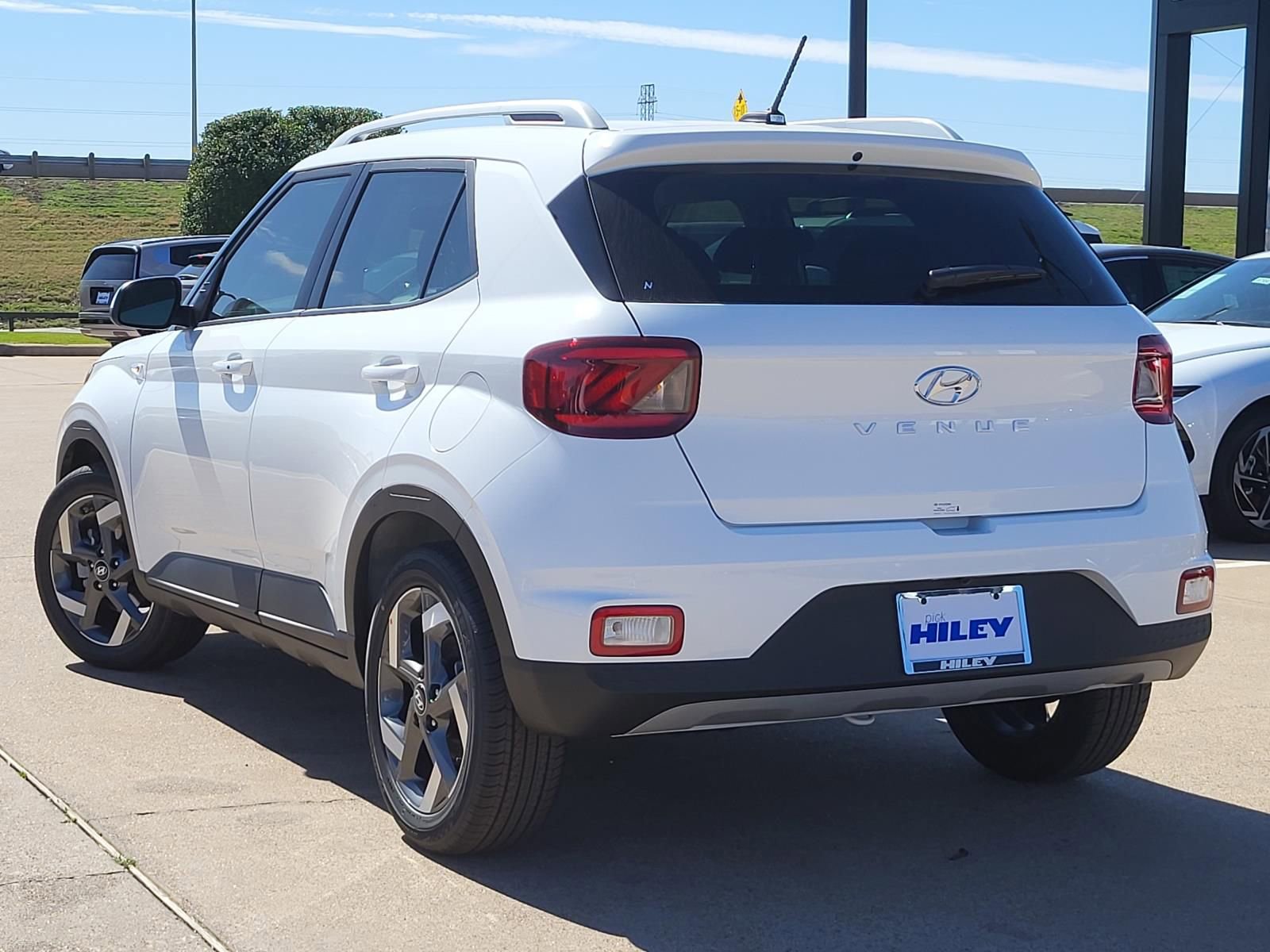 New 2026 Hyundai Venue SEL FWD image 3