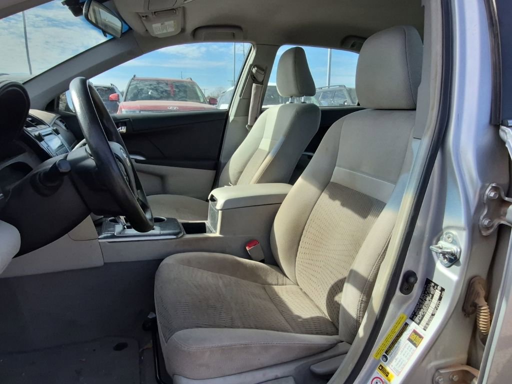 Used 2012 Toyota Camry LE image 10