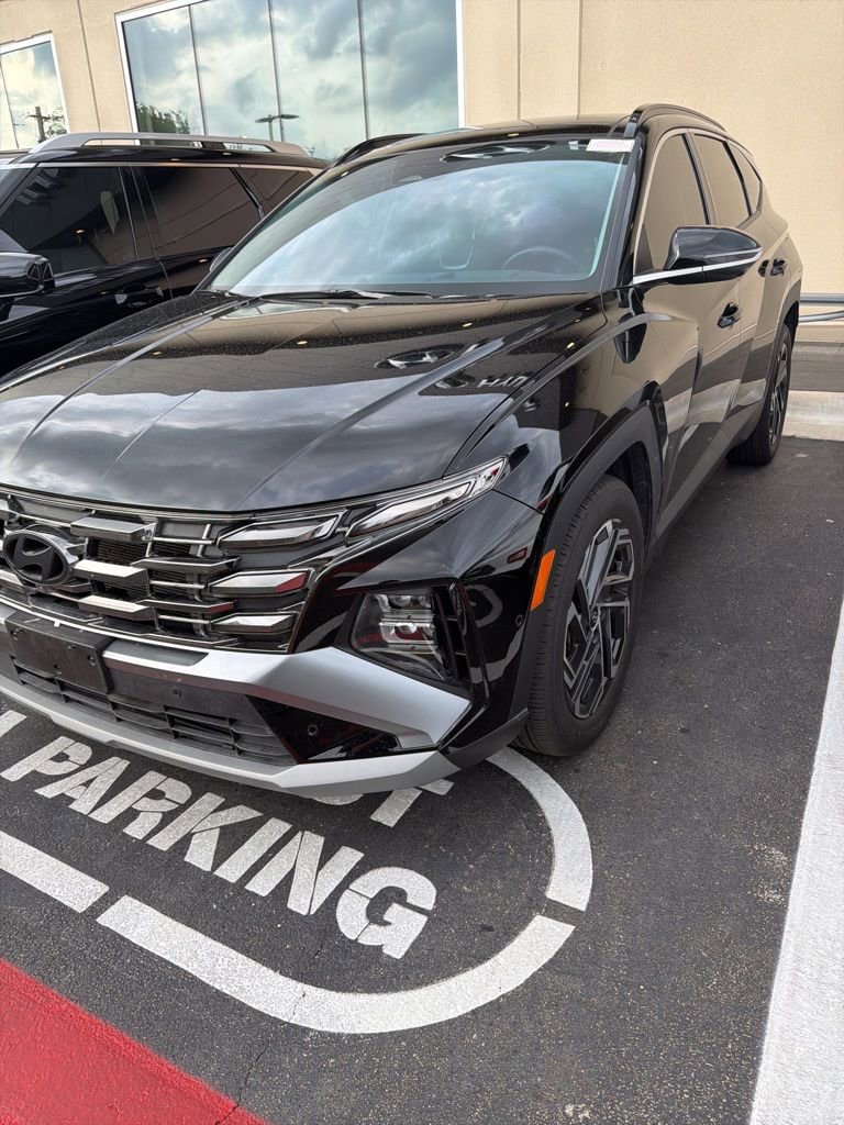 Certified 2025 Hyundai Tucson Limited image 2