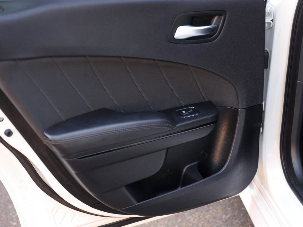 Used 2019 Dodge Charger R/T w/ Blacktop Package RWD image 27