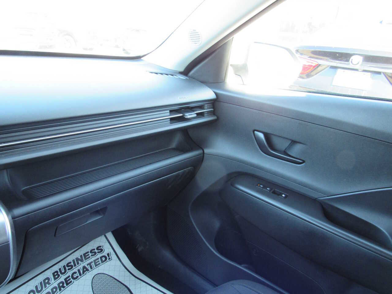 Used 2025 Hyundai Kona SEL image 15