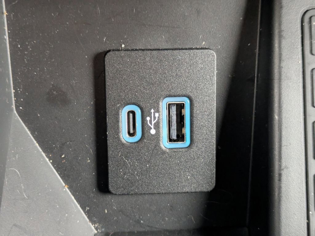 Used 2022 Ford F150 Lariat w/ Equipment Group 502A High image 25