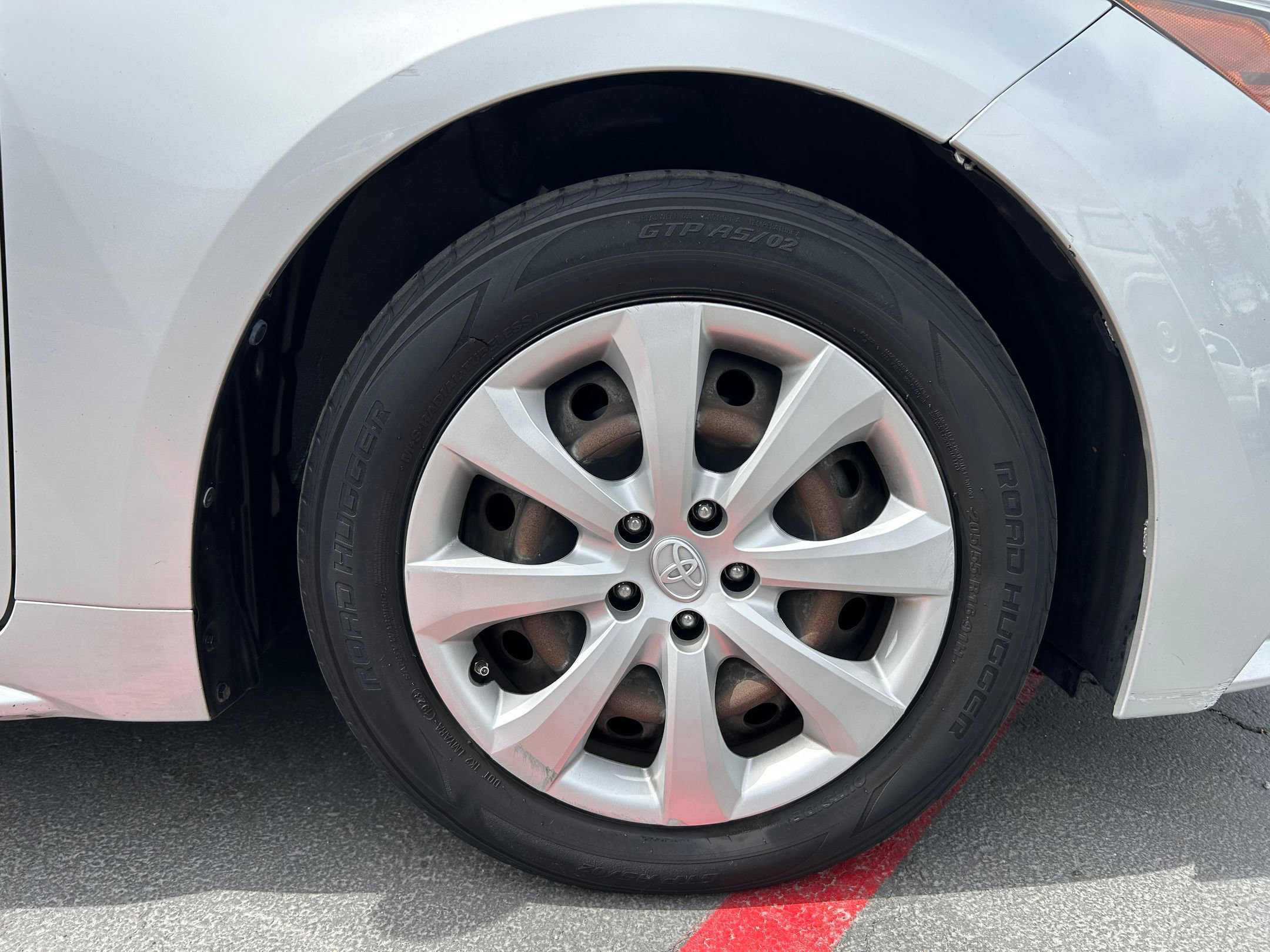 Used 2020 Toyota Corolla LE FWD image 30