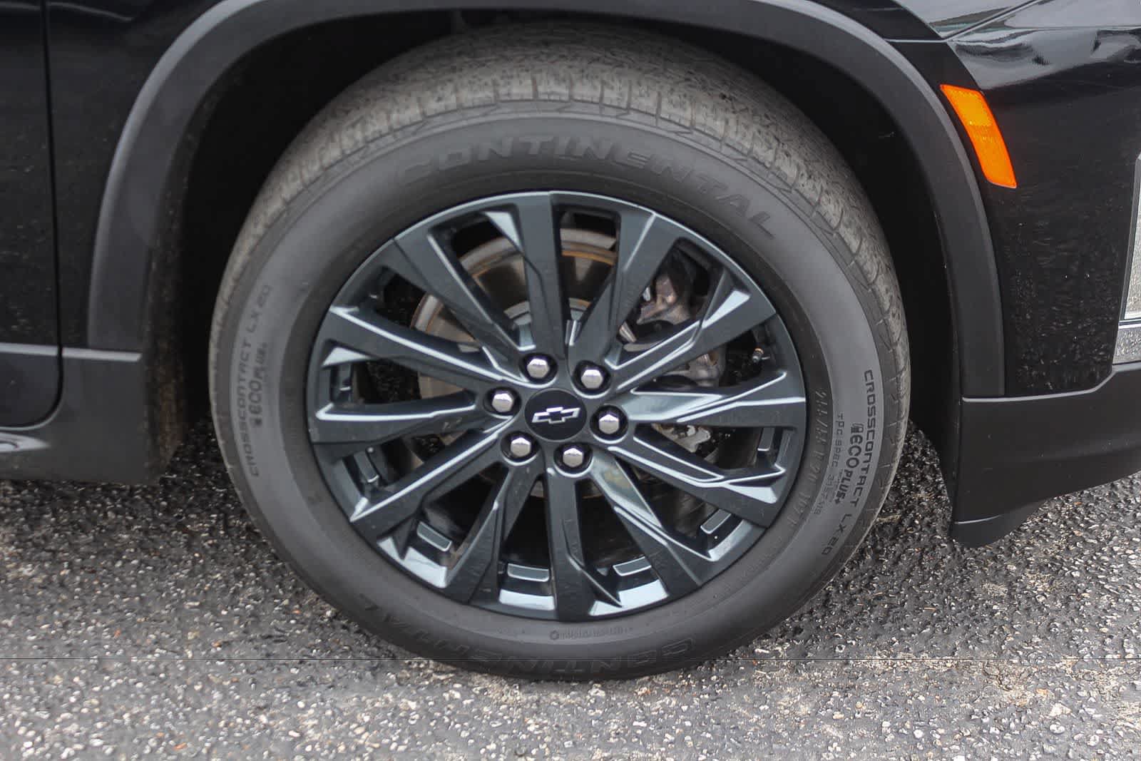 Used 2023 Chevrolet Traverse RS w/ LPO, 'HIT The Road' Package AWD/4WD image 12