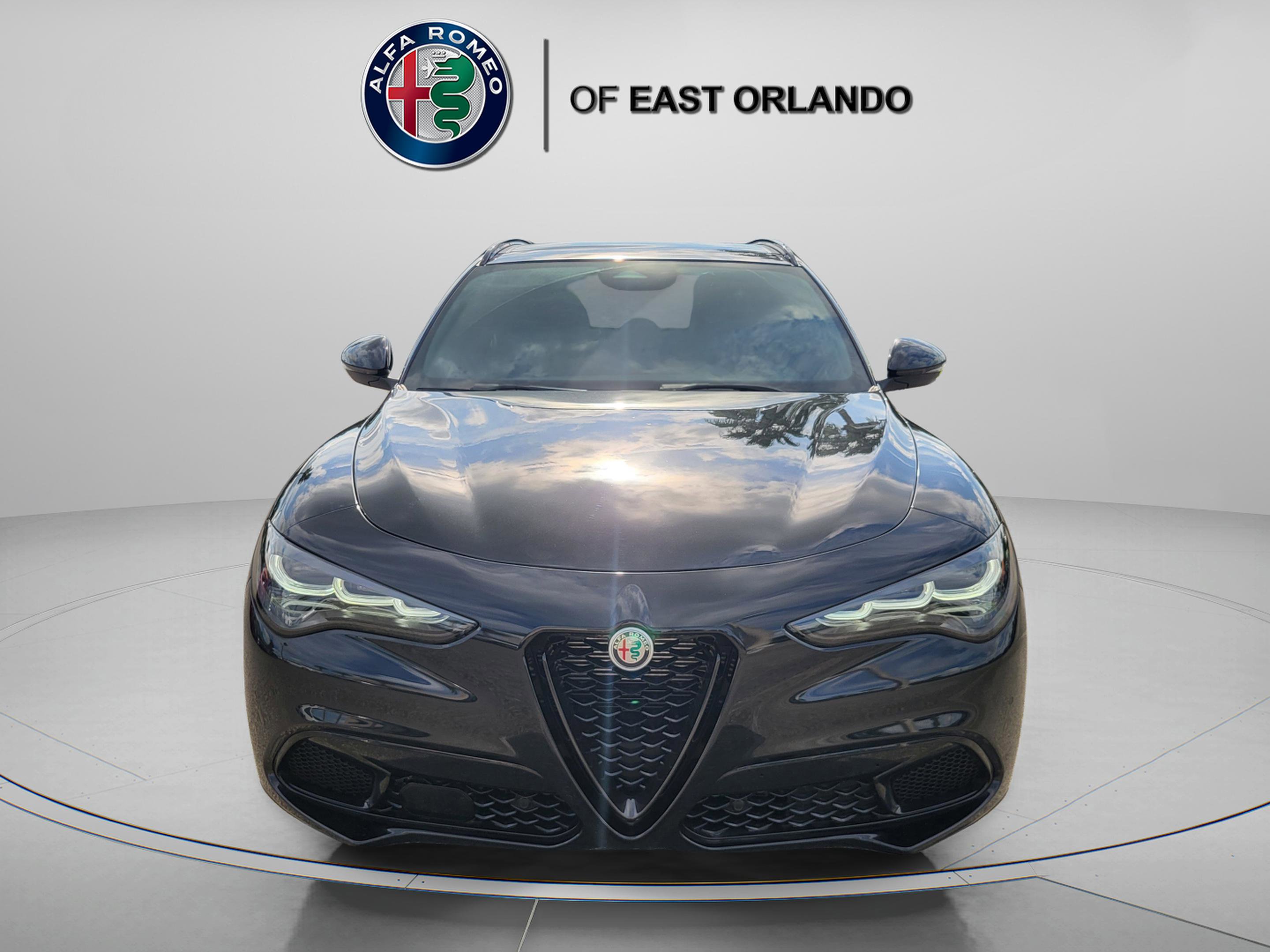 New 2025 Alfa Romeo Stelvio Sprint image 2