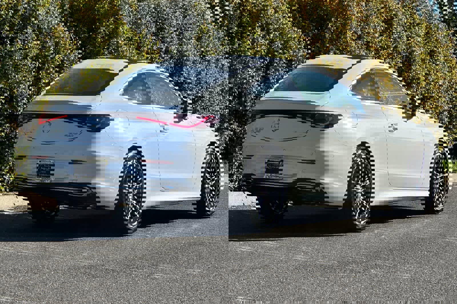 New 2026 Mercedes-Benz CLE 300 4MATIC Coupe image 3