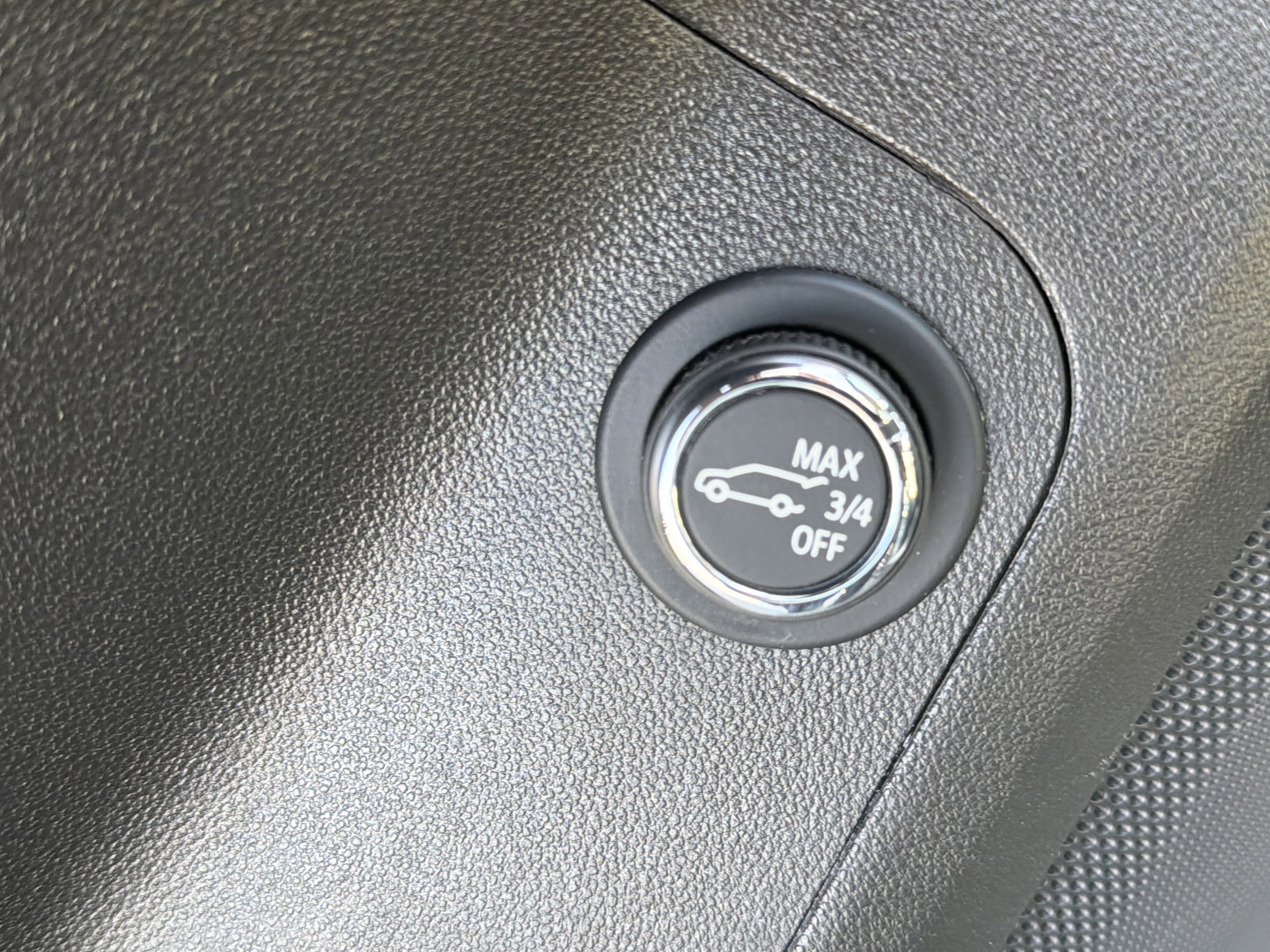 Used 2023 GMC Acadia Denali w/ Denali Technology Package image 13