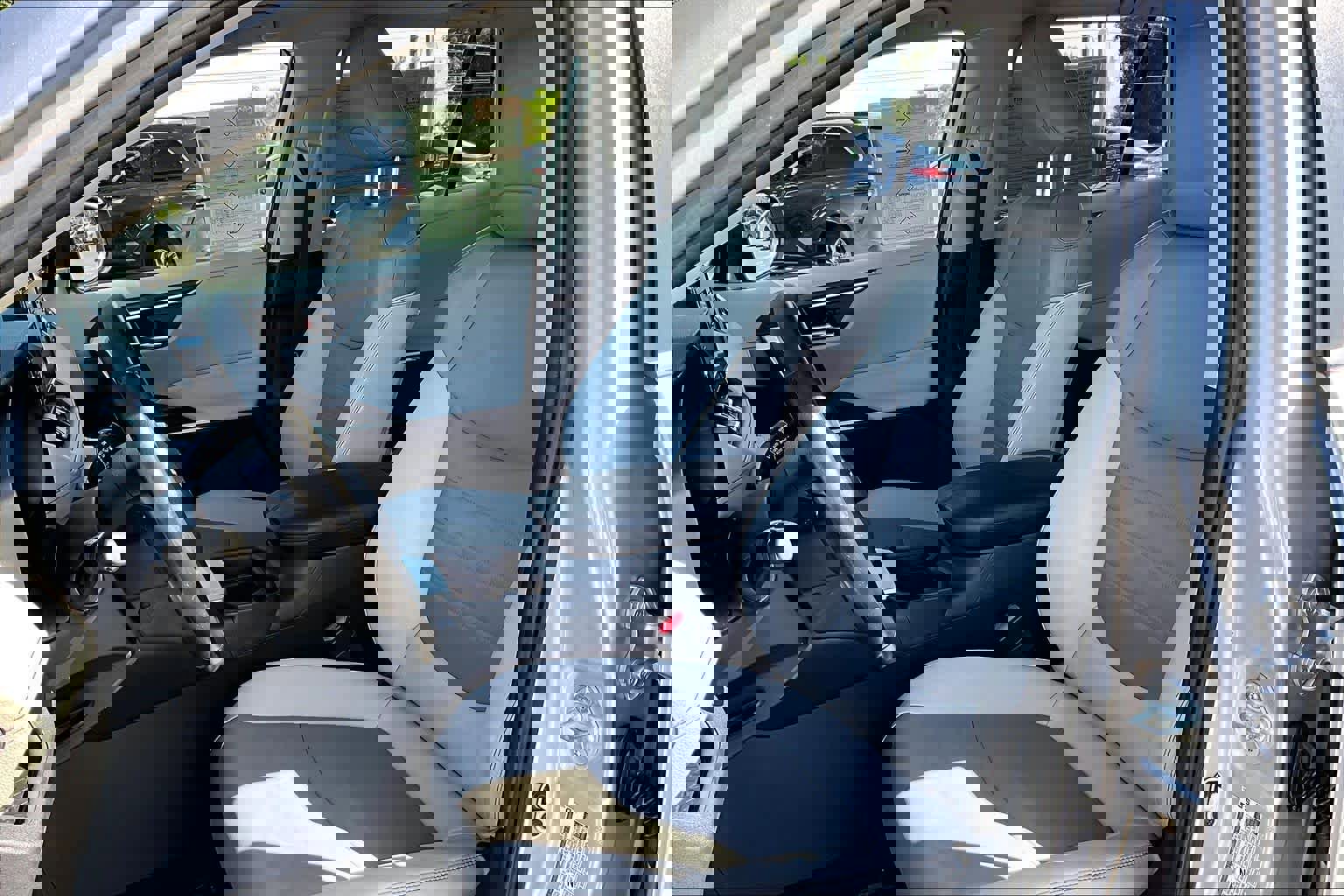 Used 2021 Toyota RAV4 XLE Premium FWD image 7