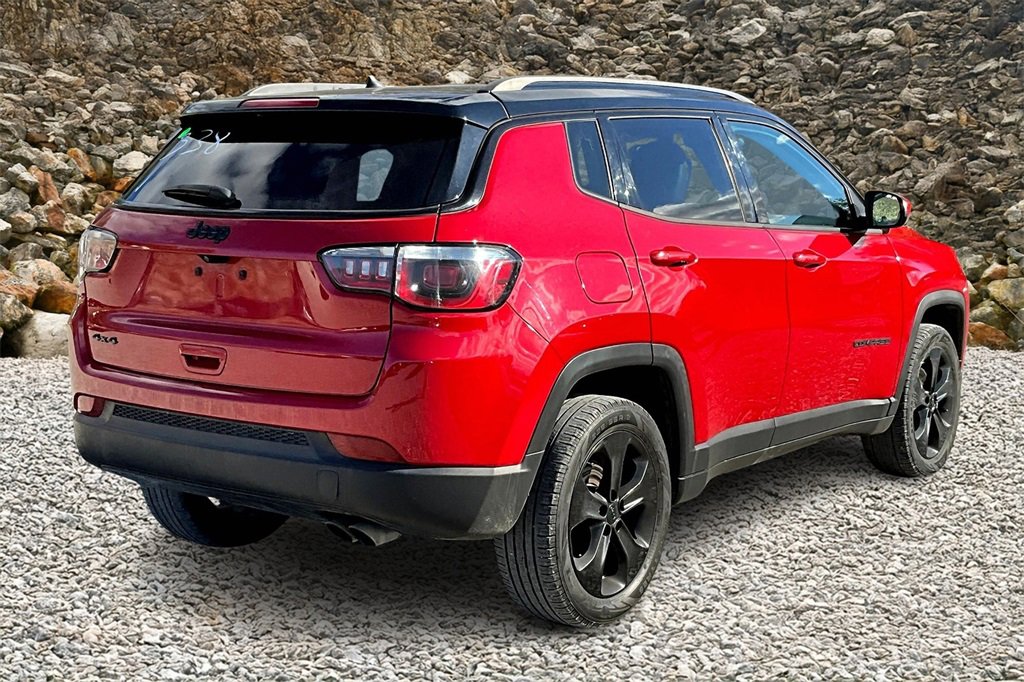 Used 2018 Jeep Compass Latitude image 2