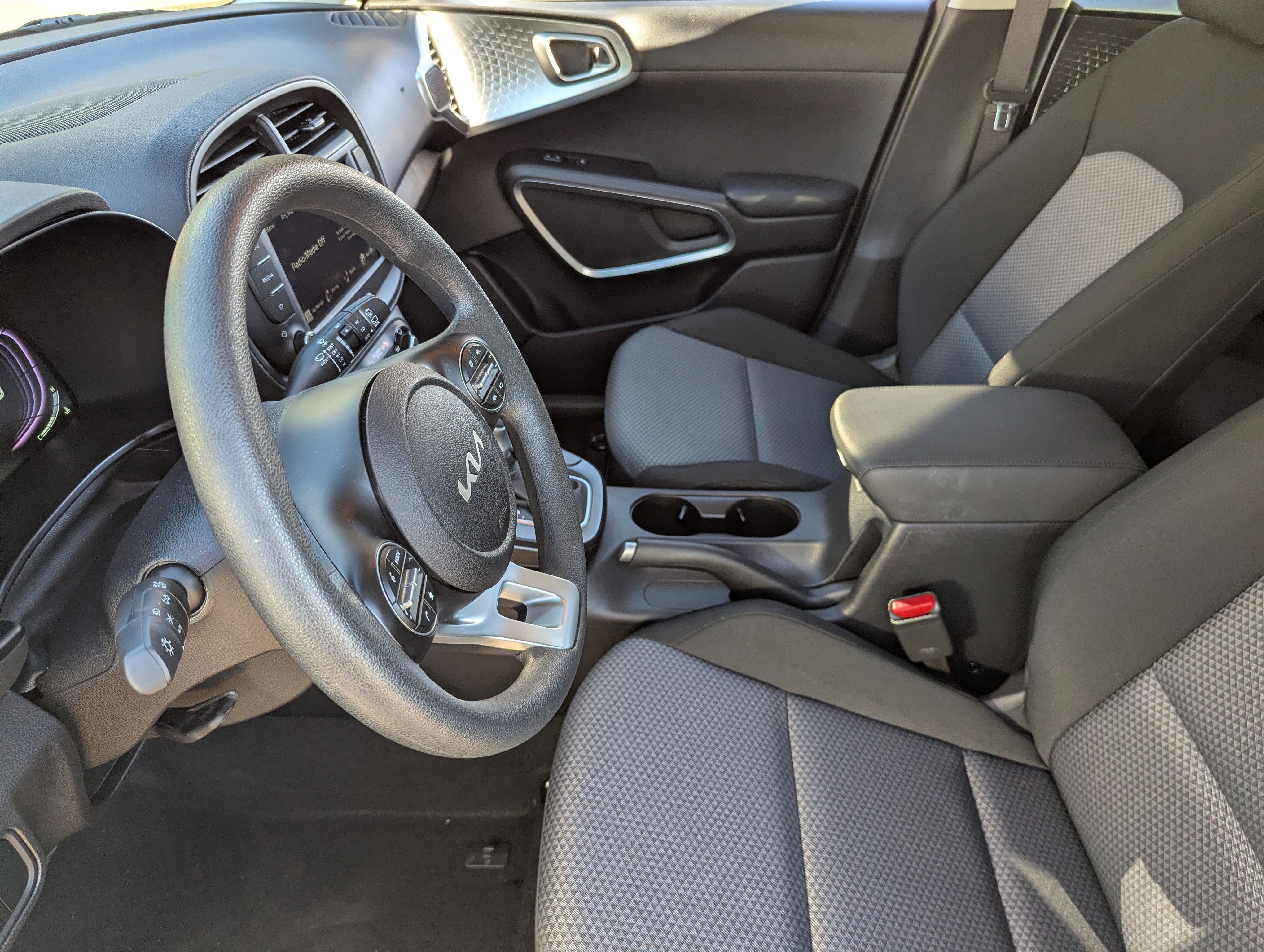 Certified 2025 Kia Soul LX w/ LX Technology Package image 20