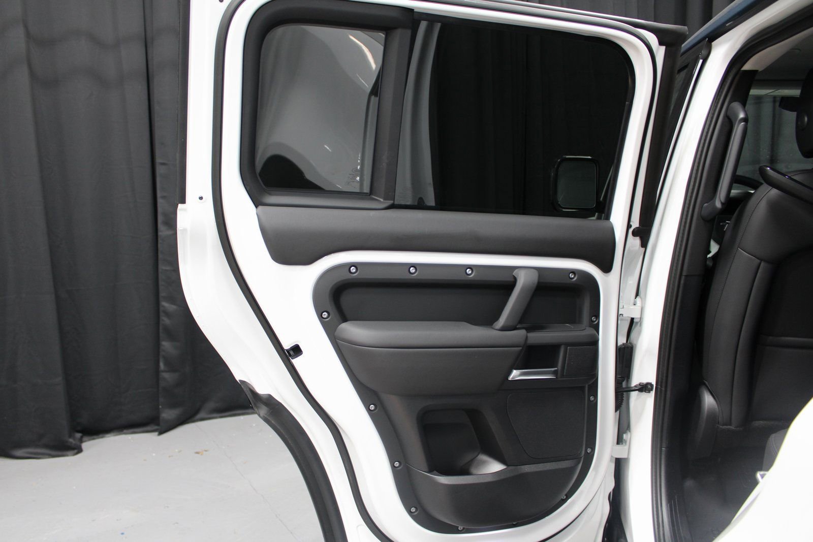 Used 2025 Land Rover Defender 110 S image 23