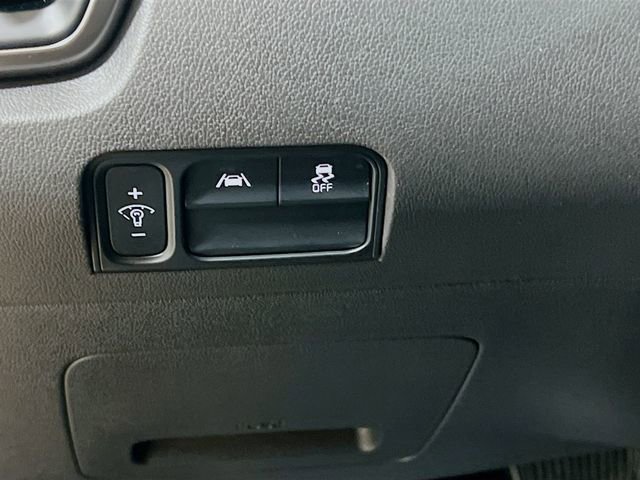Certified 2023 Kia Sorento LX image 10