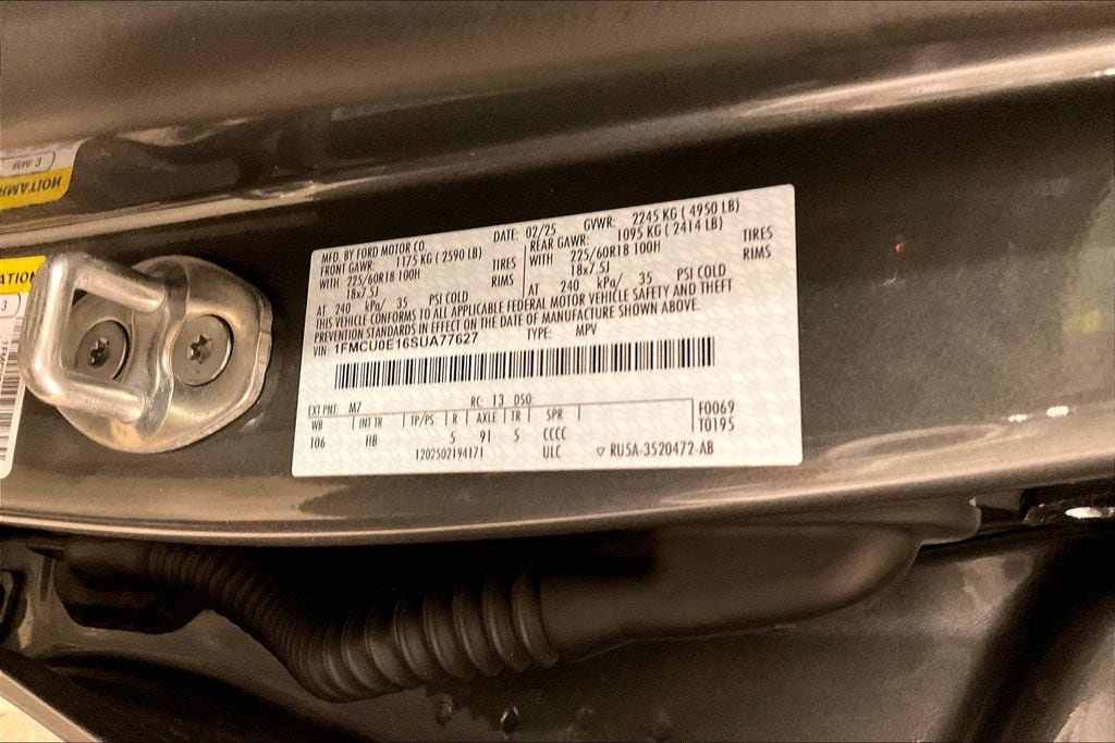 Used 2025 Ford Escape SE FWD image 19