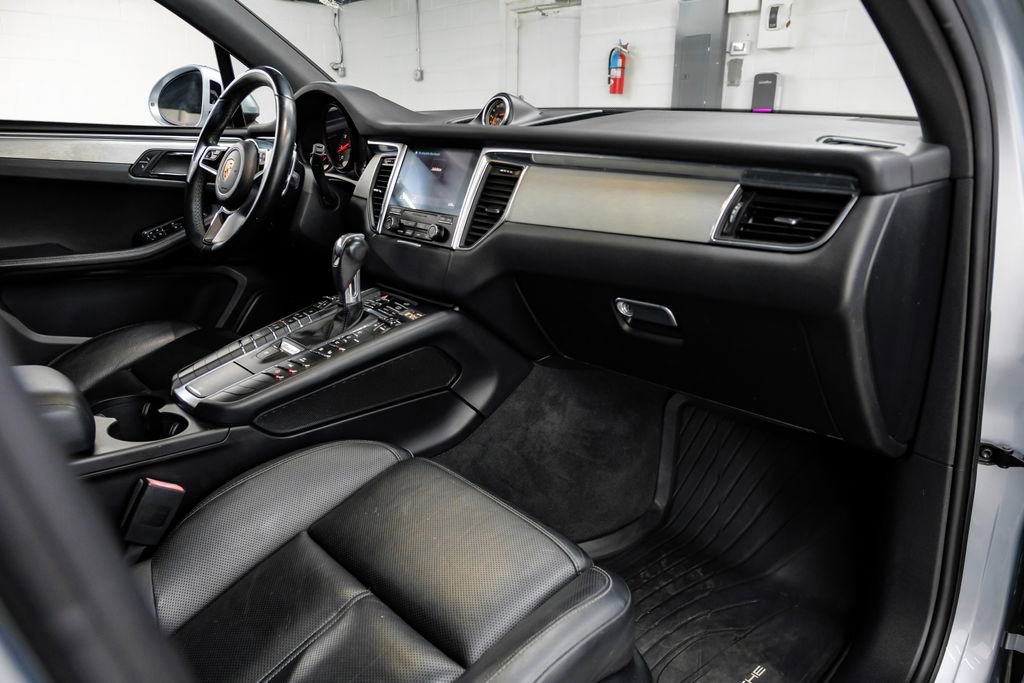 Used 2017 Porsche Macan S image 19