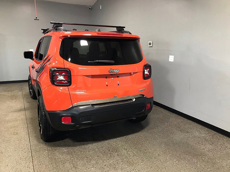 Used 2015 Jeep Renegade Latitude image 4